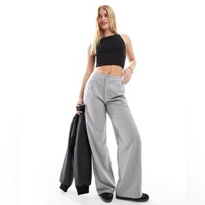 New Stradivarius Relaxed Dad Style Pant Pleat High Rise Gray 4 Wide Leg trouser